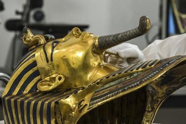 Hé lộ những bí ẩn sau chiếc mặt nạ vàng Tutankhamun