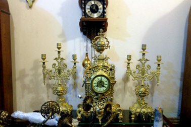 Hà Nội: Thuê taxi tải chở đồng hồ cổ nhập lậu