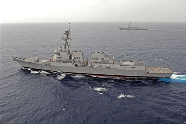 Việt Nam lên tiếng việc tàu chiến Mỹ tiến sát bãi đá Vành Khăn