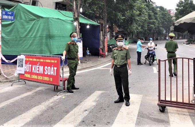 Thủ tướng ra công điện về bảo đảm an ninh trật tự, phòng chống cháy nổ và xử lý vi phạm trong phòng, chống dịch COVID-19 - Ảnh 1.