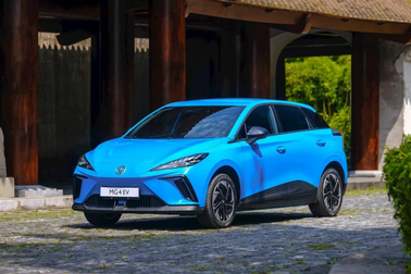 Tầm 850 triệu đồng, chọn MG4 EV tiêu chuẩn hay VinFast VF 6 Plus?