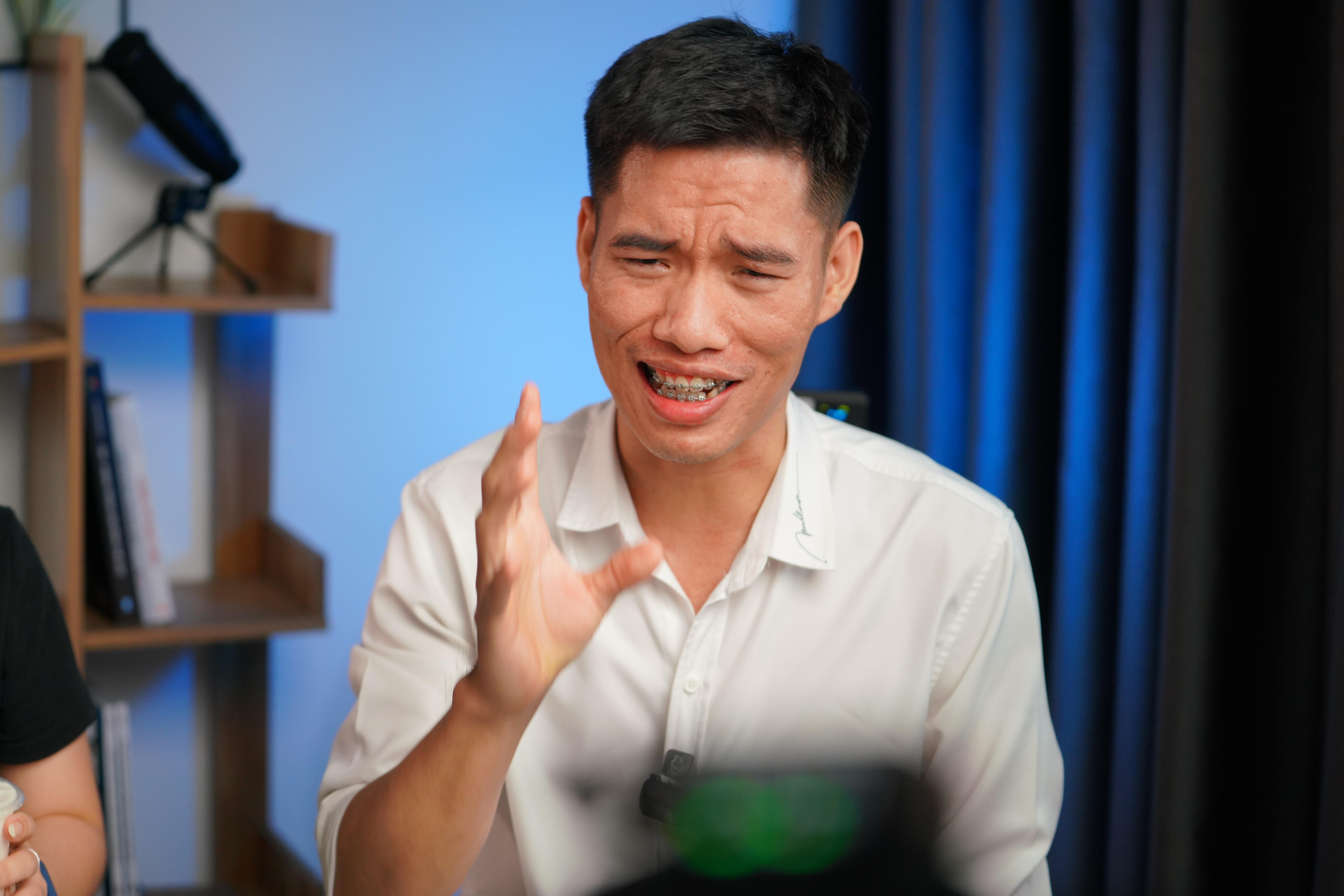 Tipul câștigă 70 de milioane de VND/lună datorită vocii sale ciudate, care se poate schimba în multe feluri - 1 Chàng trai kiếm 70 triệu đồng/tháng nhờ giọng nói lạ, biến hóa đủ kiểu - 1