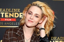 Kristen Stewart gọi chuyện tình với Robert Pattinson là "trẻ con, ngớ ngẩn"