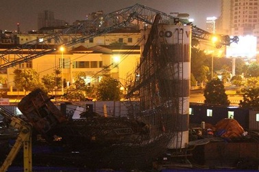 Vụ đổ cần cẩu ở Hà Nội: Phạt 25 triệu đồng