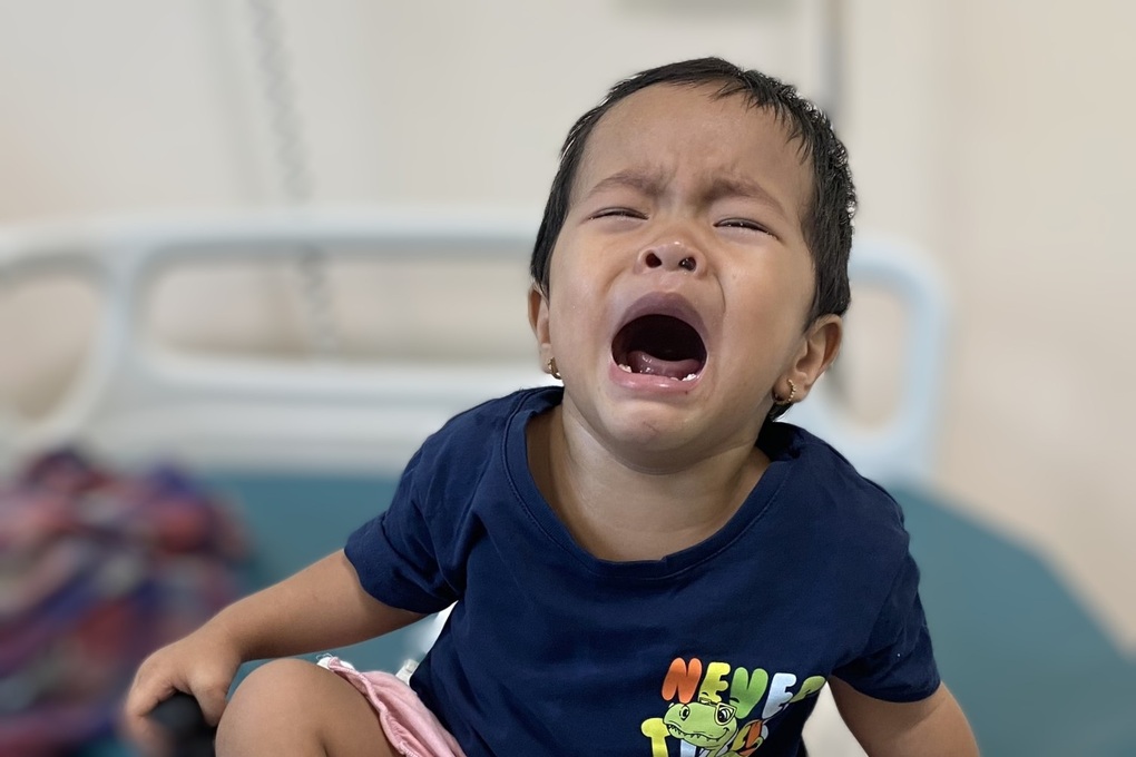 Người mẹ đơn thân cầu xin mọi người cứu con gái nhỏ bị ung thư - 2 Người mẹ đơn thân cầu xin mọi người cứu con gái nhỏ bị ung thư - 2