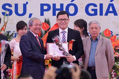 Lê Anh Vinh - Phó Giáo sư làm “dậy sóng” cộng đồng trẻ 