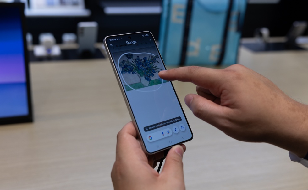 Cận cảnh chiếc Galaxy S mỏng nhất của Samsung - 15 Cận cảnh chiếc Galaxy S mỏng nhất của Samsung - 15