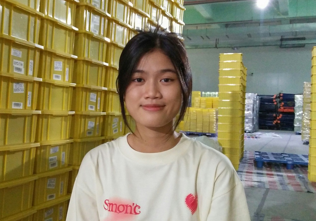 Thủ khoa trung tâm giáo dục thường xuyên làm công nhân nuôi giấc mơ đại học - 1 Thủ khoa trung tâm giáo dục thường xuyên làm công nhân nuôi giấc mơ đại học - 1
