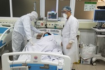 Từ tuyến đầu chống dịch: "Kẻ thù của chúng tôi không chỉ là virus corona"