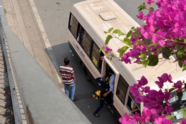 Xe dù hoạt động rầm rộ ngày cận Tết