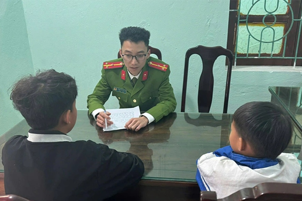 Công an làm rõ vụ dùng ná cao su bắn vỡ kính ô tô trên cao tốc Bắc - Nam - 1 Công an làm rõ vụ dùng ná cao su bắn vỡ kính ô tô trên cao tốc Bắc - Nam - 1