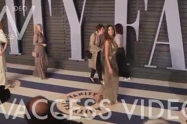 Lily Aldridge kiêu sa trên thảm đỏ