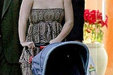 Cuộc sống của Britney thay đổi thế nào sau khi sinh em bé? 