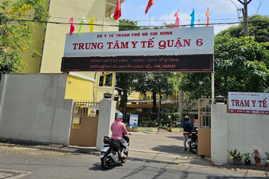 Trung tâm Y tế quận 6 đưa người không chứng chỉ hành nghề đi khám sức khỏe