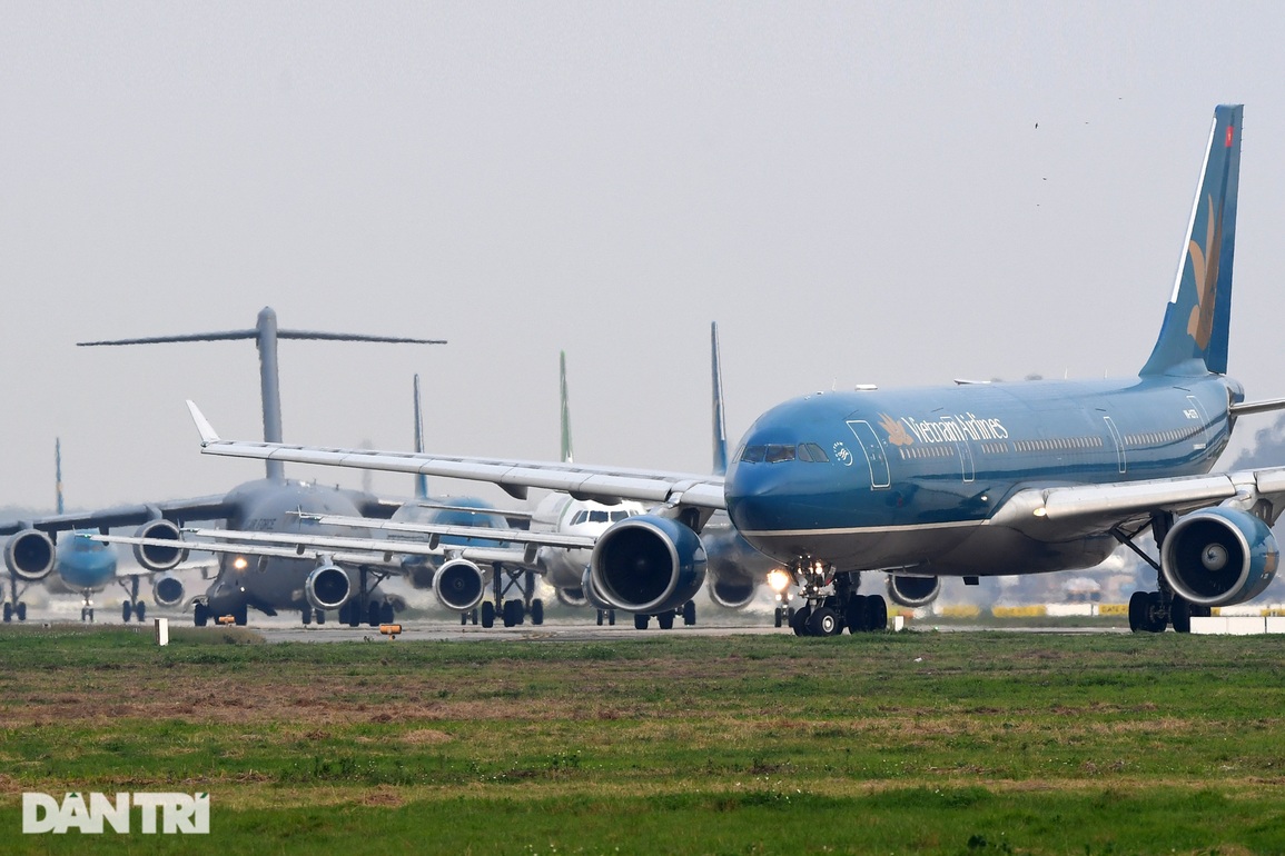 Lương Chủ tịch Vietnam Airlines bao nhiêu khi hãng lỗ lũy kế 1 tỷ USD? - 2 Lương Chủ tịch Vietnam Airlines bao nhiêu khi hãng lỗ lũy kế 1 tỷ USD? - 2