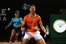 Djokovic cán mốc 1000 chiến thắng, vào chung kết Rome Masters