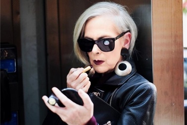 Sự nhầm lẫn giúp giáo sư Đại học 63 tuổi trở thành… người mẫu