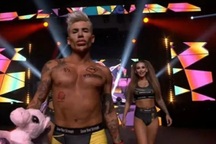 Kỳ lạ giải võ thuật cho phép nữ đấu với nam rồi thua... tơi tả