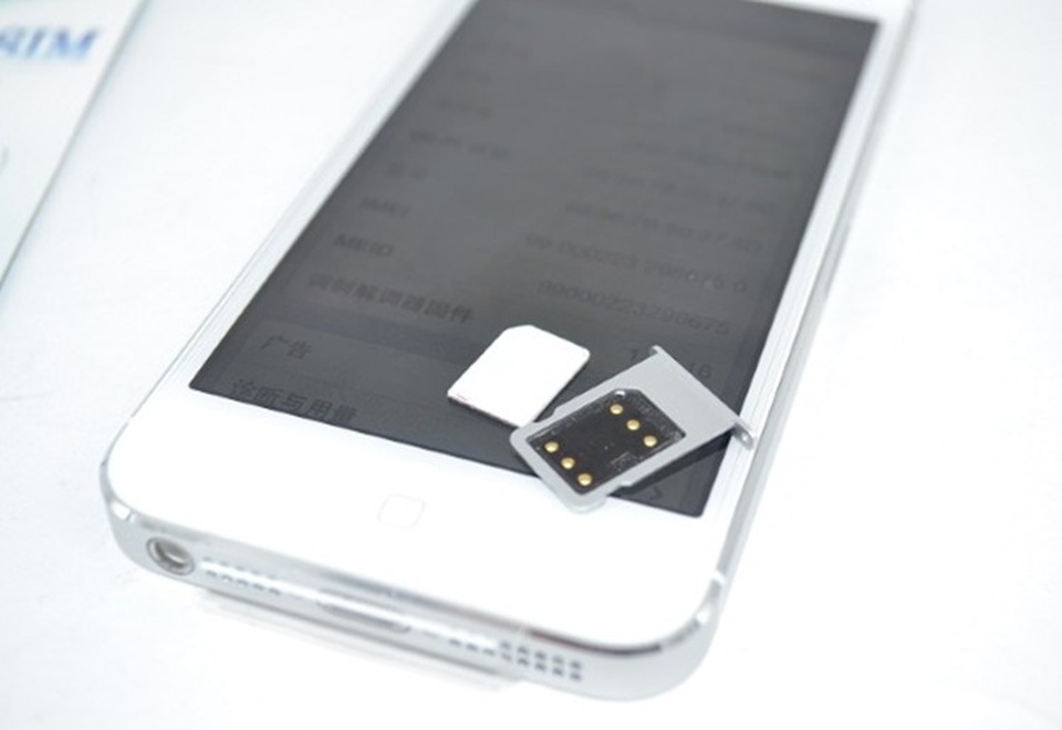 iPhone lock bất ngờ hồi sinh, giá bán tăng vài triệu đồng tại Việt Nam - 2 iPhone lock bất ngờ hồi sinh, giá bán tăng vài triệu đồng tại Việt Nam - 2