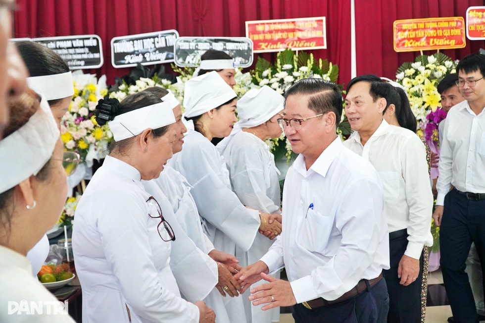 Giáo sư Võ Tòng Xuân có tầm nhìn, tư duy đi trước thời đại vài chục năm - 4 Giáo sư Võ Tòng Xuân có tầm nhìn, tư duy đi trước thời đại vài chục năm - 4