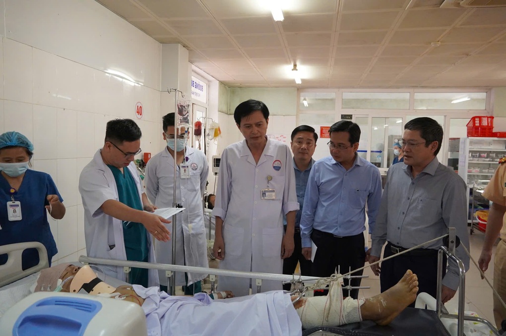 Vụ xe tải lao vào chợ chuối: Bác sĩ hiến máu cứu bệnh nhân người Lào - 1 Vụ xe tải lao vào chợ chuối: Bác sĩ hiến máu cứu bệnh nhân người Lào - 1