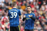 C.Ronaldo được khuyên rời Man Utd để gia nhập Arsenal