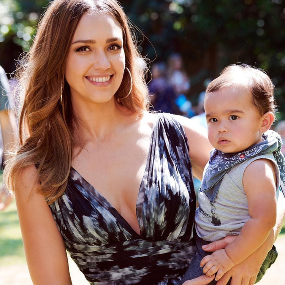 Ngôi sao Hollywood Jessica Alba: Không bao giờ chiều hư con bằng tiền bạc - 2 Ngôi sao Hollywood Jessica Alba: Không bao giờ chiều hư con bằng tiền bạc - 2
