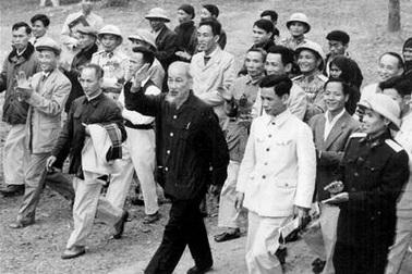 Gặp ông cụ 7 năm bảo vệ Bác Hồ   