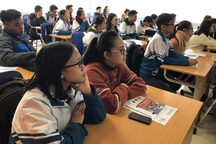 Tuyển sinh 2019: Thí sinh đổ xô chọn ngành học đào tạo bằng tiếng Anh