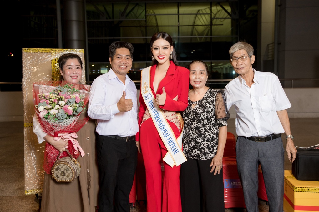 Đặng Thanh Ngân chính thức lên đường dự thi Miss Supranational 2023 - 4 Đặng Thanh Ngân chính thức lên đường dự thi Miss Supranational 2023 - 4