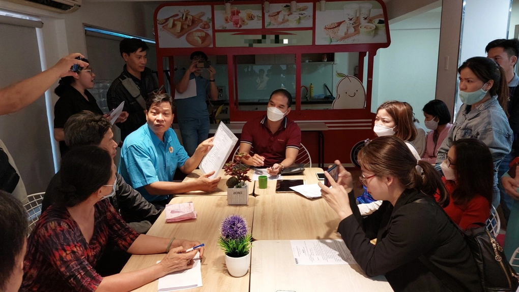 Người bố khóc nghẹn vì lỡ cầm nhà đóng 150 triệu đồng vào Apax Leaders - 1 Người bố khóc nghẹn vì lỡ cầm nhà đóng 150 triệu đồng vào Apax Leaders - 1