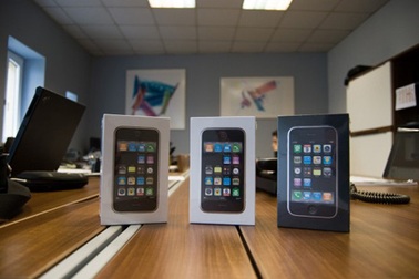 Đắt hàng, nhà mạng nhập iPhone 3GS đợt 3