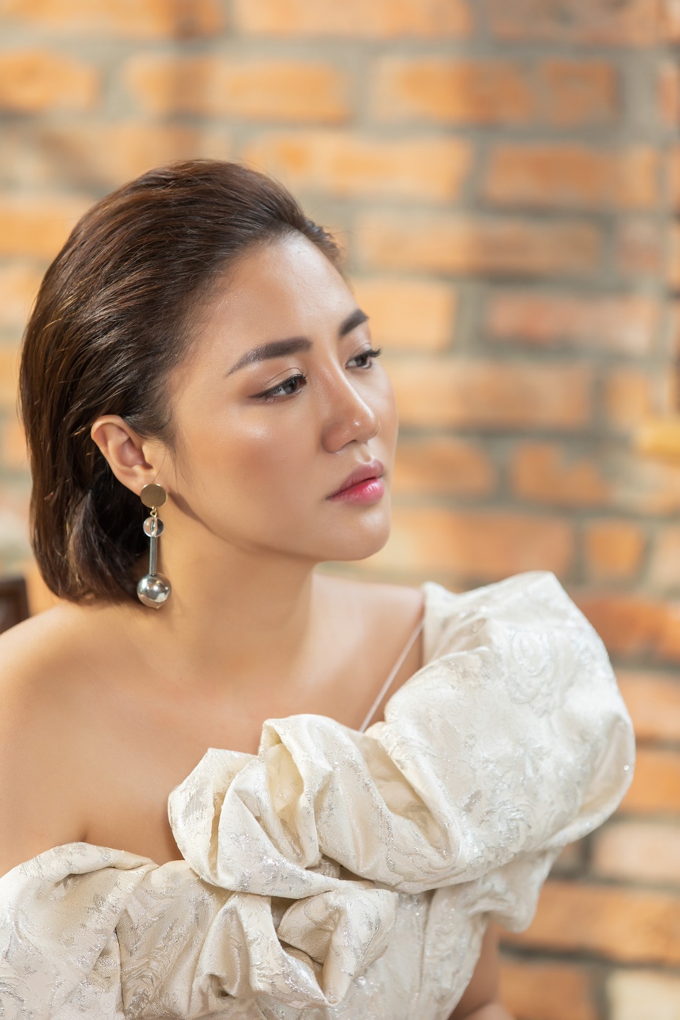 Văn Mai Hương trở lại mạnh mẽ sau ồn ào bị tung clip nhạy cảm - 1 Văn Mai Hương trở lại mạnh mẽ sau ồn ào bị tung clip nhạy cảm - 1