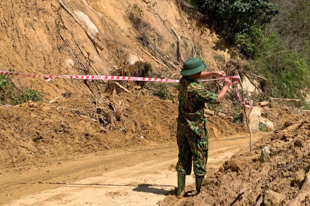 Vụ quả đồi đổ ập giữa trời nắng: Chuyên gia nói hiện tượng hiếm gặp - 2 Vụ quả đồi đổ ập giữa trời nắng: Chuyên gia nói hiện tượng hiếm gặp - 2