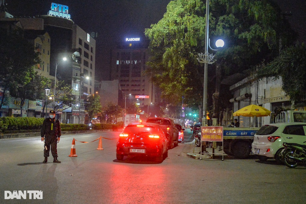 Tài xế ma men liên tục gọi điện cầu cứu, nói uống 1,5 lon bia - 1 Tài xế ma men liên tục gọi điện cầu cứu, nói uống 1,5 lon bia - 1