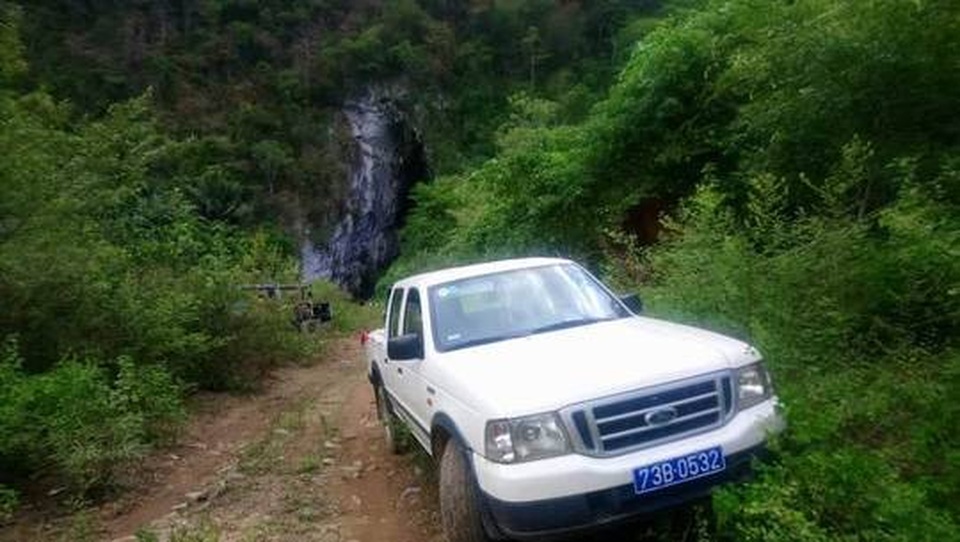 Dùng xe công đưa vợ con đi du lịch, giám đốc trung tâm VHTT bị khiển trách - 1 Dùng xe công đưa vợ con đi du lịch, giám đốc trung tâm VHTT bị khiển trách - 1