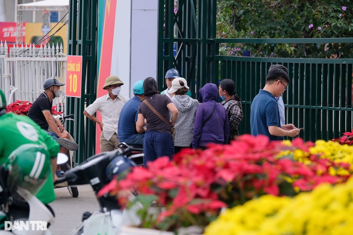 Đội giá vé chung kết SEA Games cao gấp 30 lần, phe vé có bị xử phạt? - 2 Đội giá vé chung kết SEA Games cao gấp 30 lần, phe vé có bị xử phạt? - 2