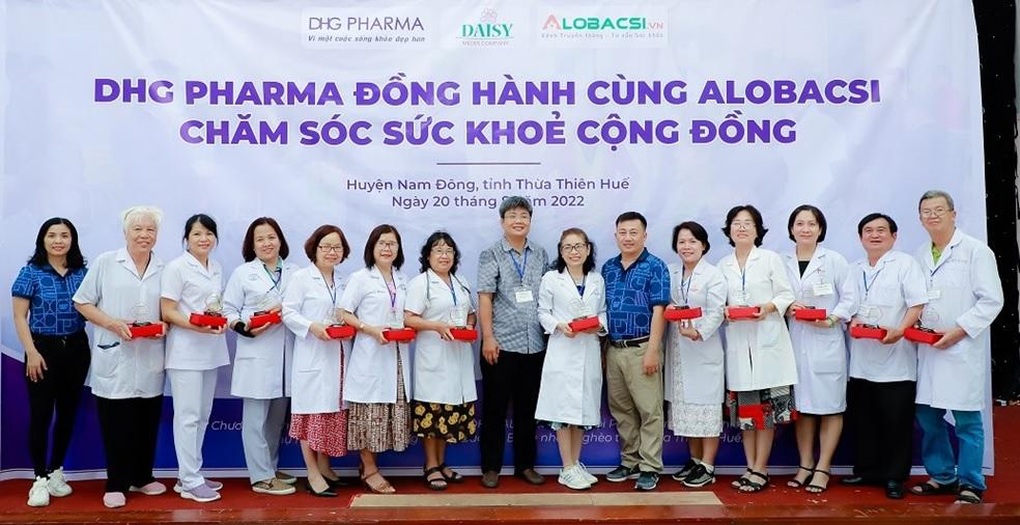 Dược Hậu Giang cùng AloBacsi chăm sóc sức khỏe cho gần 1.400 đồng bào Cơ-tu - 6 Dược Hậu Giang cùng AloBacsi chăm sóc sức khỏe cho gần 1.400 đồng bào Cơ-tu - 6