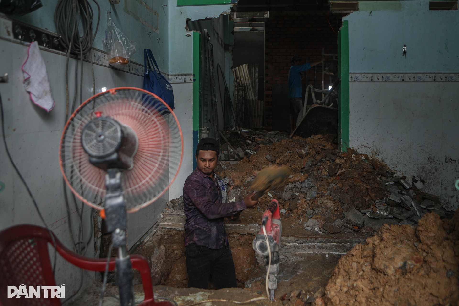 Người dân ven kênh Đôi dỡ nhà, giao mặt bằng cho dự án 7.300 tỷ đồng - 5 Người dân ven kênh Đôi dỡ nhà, giao mặt bằng cho dự án 7.300 tỷ đồng - 5