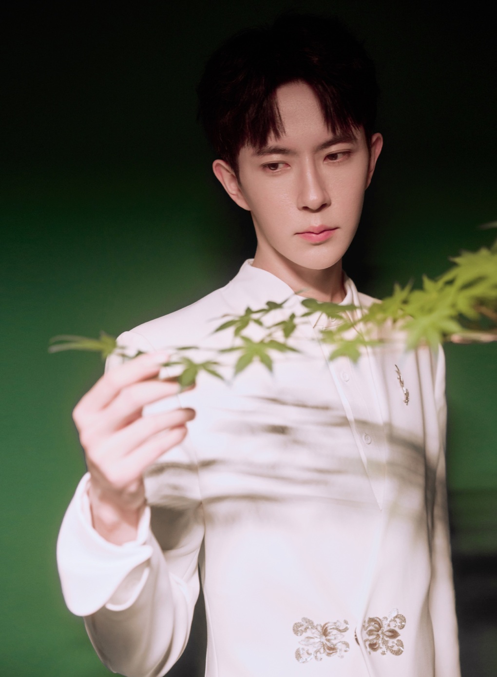 Nữ diễn viên bị gọi tên trong vụ tử vong rơi lầu của mỹ nam Trung Quốc - 1 Nữ diễn viên bị gọi tên trong vụ tử vong rơi lầu của mỹ nam Trung Quốc - 1