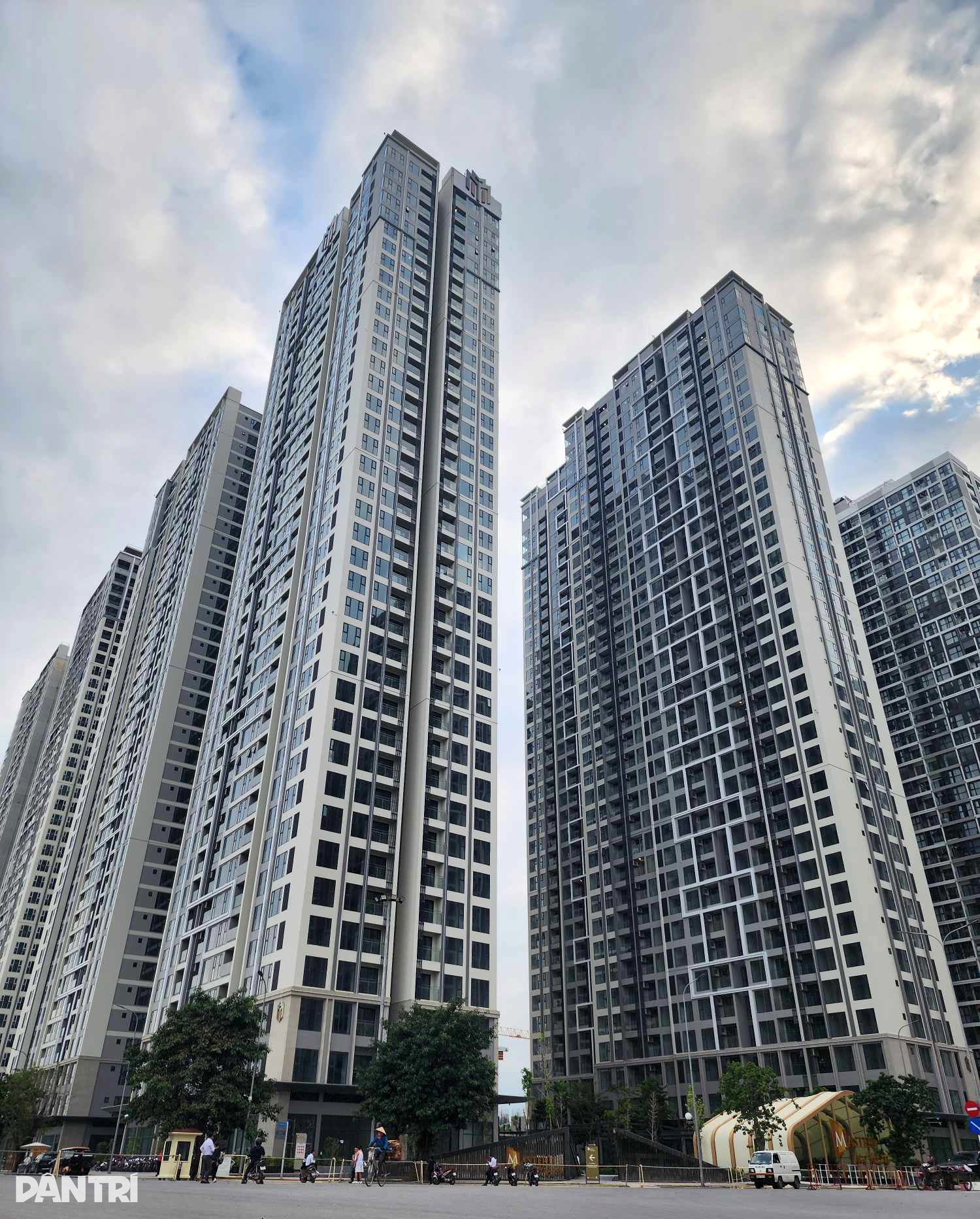 តម្លៃអាផាតមិននៅភាគខាងលិចទីក្រុងហាណូយ៖ ជិត 100 លានដុង/m2 - 1 Mức giá gây sốc của chung cư phía tây Hà Nội: Gần 100 triệu đồng/m2 - 1