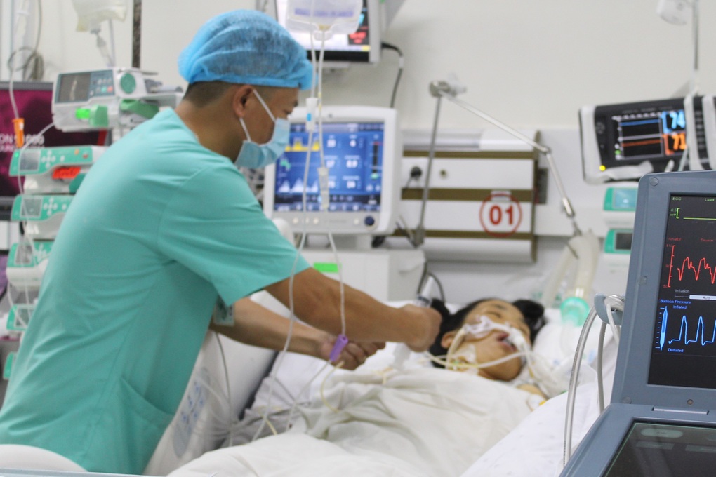 Bác sĩ kêu cứu cho vợ anh thợ hồ nghèo đang nguy kịch - 5 Bác sĩ kêu cứu cho vợ anh thợ hồ nghèo đang nguy kịch - 5