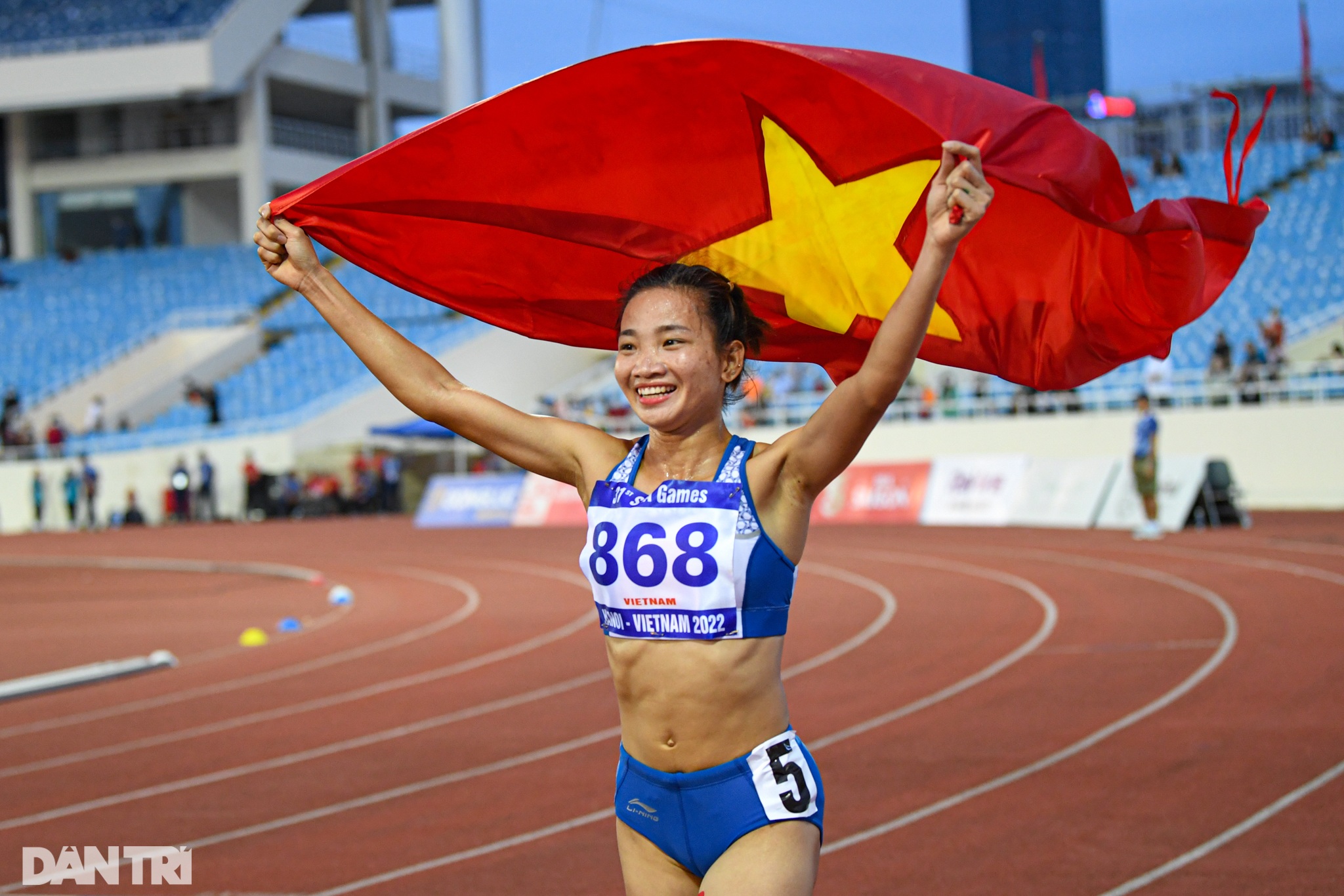 Ốc tiêu Nguyễn Thị Oanh rạng rỡ trong ngày Vàng của điền kinh Việt Nam - 12 Ốc tiêu Nguyễn Thị Oanh rạng rỡ trong ngày Vàng của điền kinh Việt Nam - 12