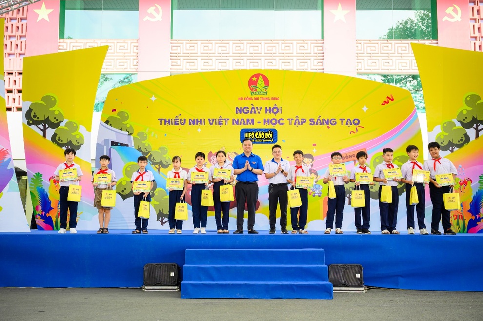 Trải nghiệm không gian tương tác ảo cùng nhãn hàng Heo Cao Bồi - 3 Trải nghiệm không gian tương tác ảo cùng nhãn hàng Heo Cao Bồi - 3