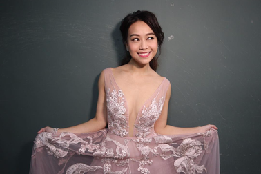 Vì ngoại tình, Á hậu Hong Kong không thể trở lại showbiz, lặng lẽ lấy chồng