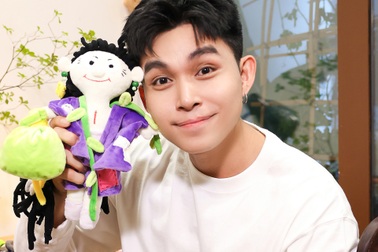 Jun Phạm: "Bán 10.000 quyển sách chưa bằng 1 đêm đi hát"