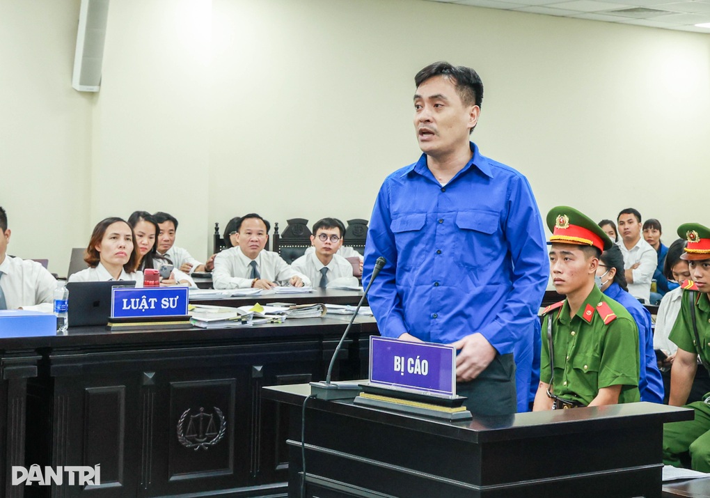 Tranh cãi việc nhận tiền của cựu Cục phó Trần Hùng, tòa nghị án kéo dài - 3 Tranh cãi việc nhận tiền của cựu Cục phó Trần Hùng, tòa nghị án kéo dài - 3