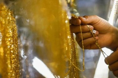 Bắt kẻ mua vàng giả trộn vàng thật để lừa đảo hơn 550 triệu đồng