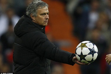 Những HLV lừng danh nhấp nhổm ra đi sau mùa này (Phần 1)