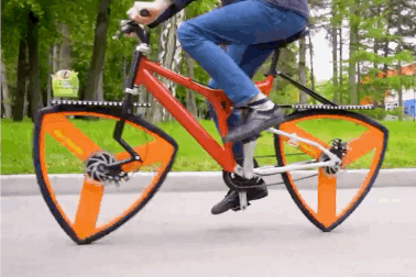 Xem quá trình chế tạo chiếc xe đạp bánh hình tam giác độc nhất vô nhị